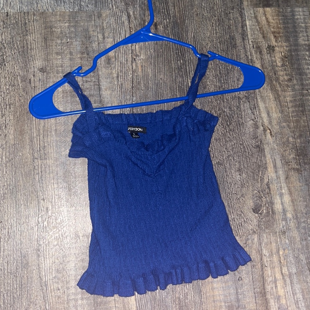 blue ruffled crop top
